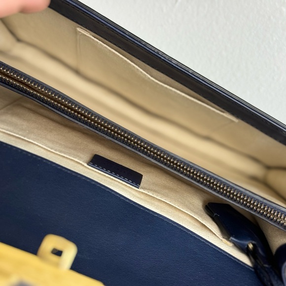 Gucci Animalier Lock Leather Shoulder Bag - Picture 15 of 17